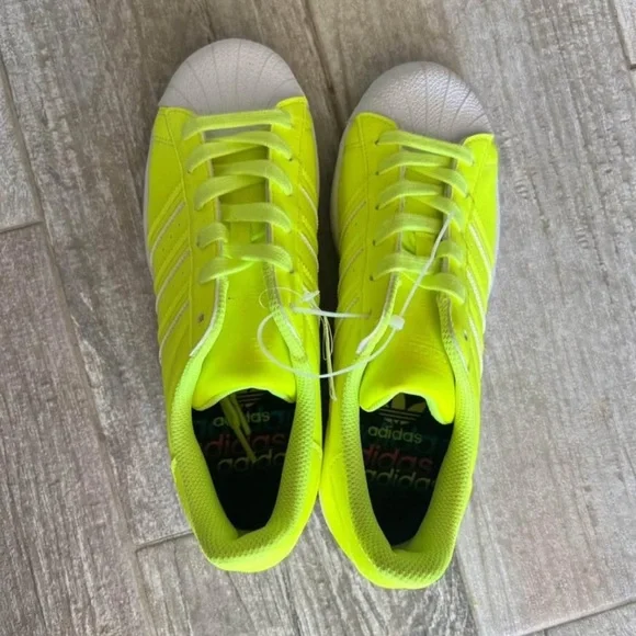 Adidas Superstar J women’s size 8 - Picture 4 of 8